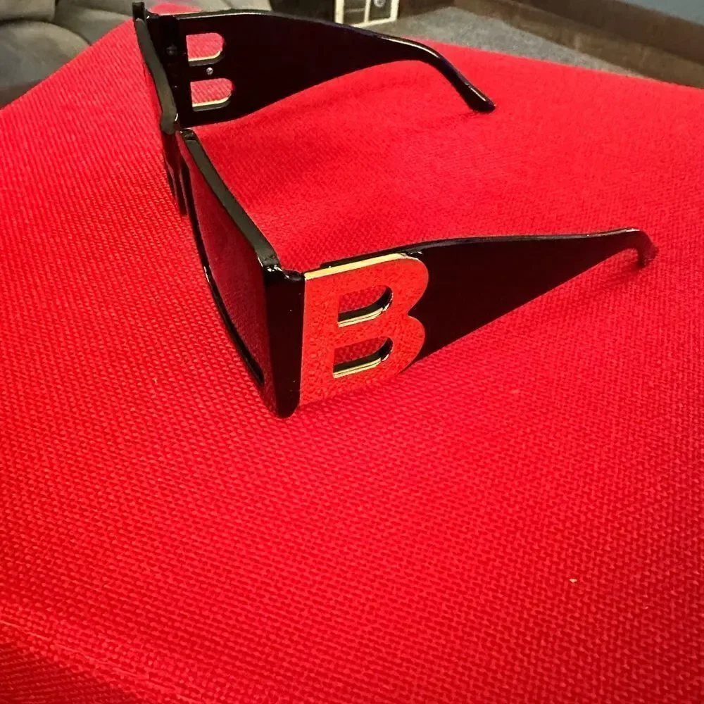 NWT Oversized heavy plastic frame, sunglasses metallic B Decor UV protec…